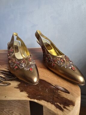 RENE CAOVILLA  BEADING, GOLD LEATHER SLING BACK VINTAGE SHOES, SIZE IT 37.5
